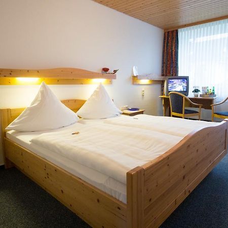 Hotel Am Lingelbach Knüllwald Rum bild