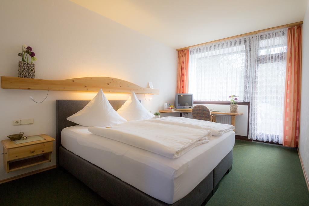 Hotel Am Lingelbach Knüllwald Rum bild