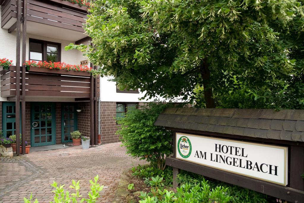 Hotel Am Lingelbach Knüllwald Exteriör bild