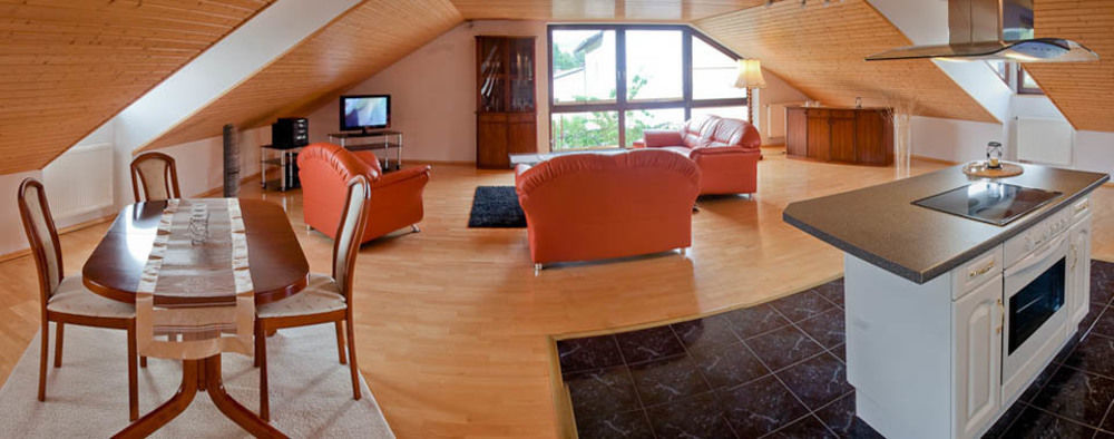 Hotel Am Lingelbach Knüllwald Exteriör bild
